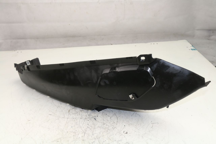 photo de RIGHT FOOTREST PIAGGIO MP3 LT 400 (2007 - 2012)