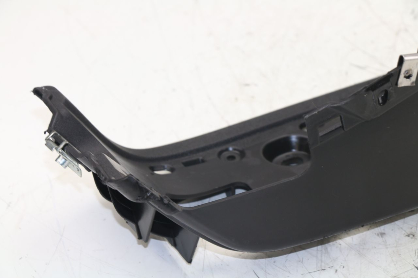 photo de RIGHT FOOTREST PIAGGIO MP3 LT 400 (2007 - 2012)