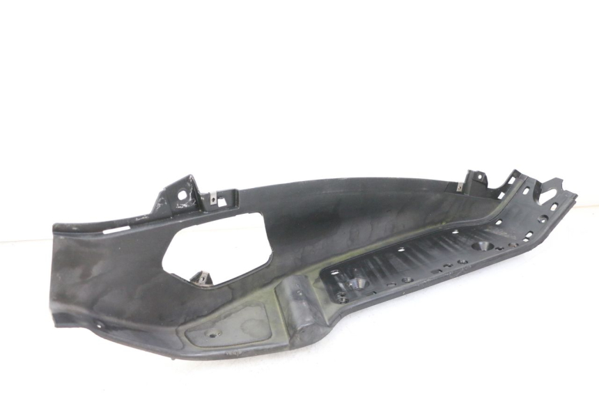 photo de RIGHT FOOTREST PIAGGIO X8 125 (2004 - 2007)