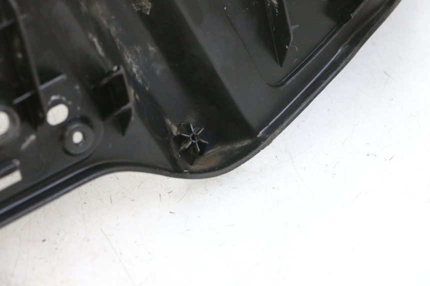photo de RIGHT FOOTREST PIAGGIO X8 125 (2004 - 2007)