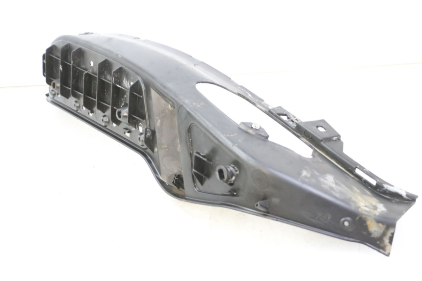 photo de RIGHT FOOTREST PIAGGIO X8 125 (2004 - 2007)