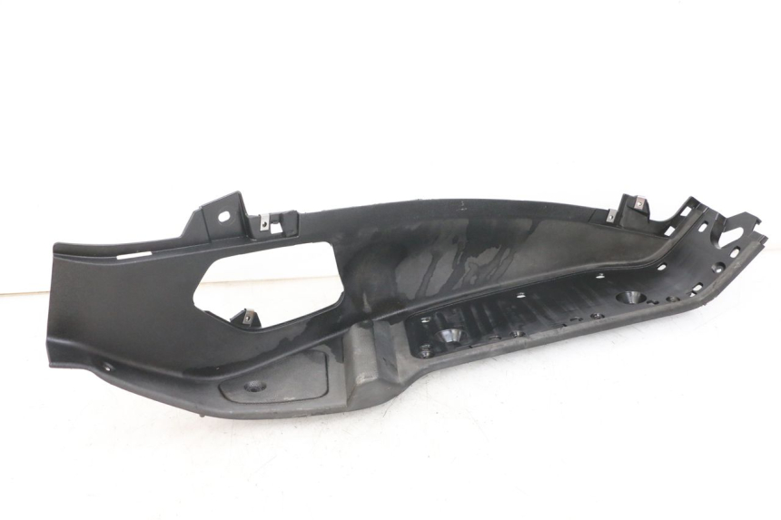 photo de RIGHT FOOTREST PIAGGIO XEVO - X EVO 125 (2007 - 2016)