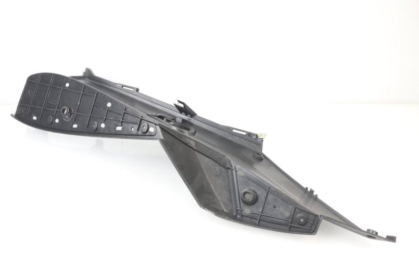 photo de RIGHT FLOOR PANEL PEUGEOT SATELIS COMPRESSOR K15 125 (2006 - 2009)