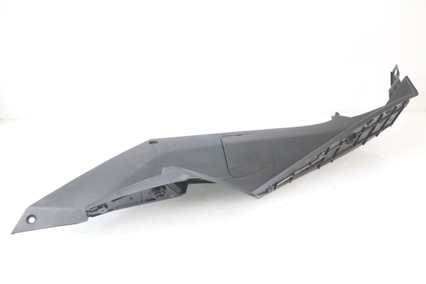 photo de RIGHT FLOOR PANEL PEUGEOT SATELIS COMPRESSOR K15 125 (2006 - 2009)