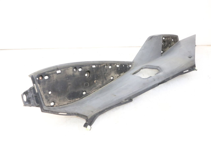 photo de RIGHT FLOOR PANEL PEUGEOT SATELIS 250 (2006 - 2012)