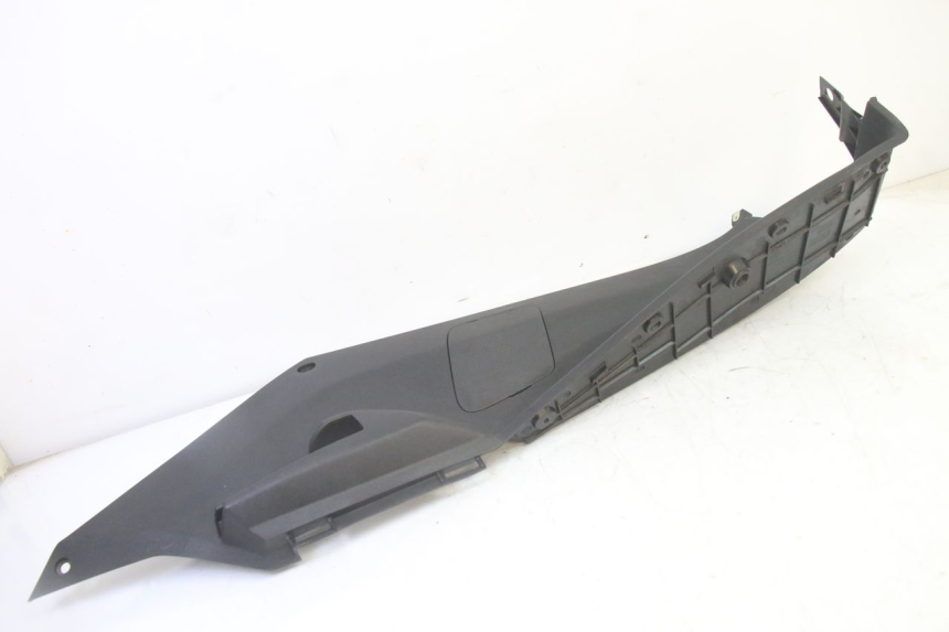 photo de RIGHT FLOOR PANEL PEUGEOT SATELIS 125 (2013 - 2018)