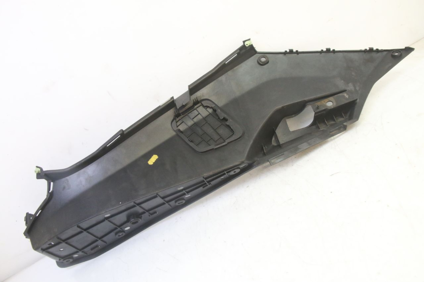 photo de RIGHT FLOOR PANEL PEUGEOT SATELIS 125 (2013 - 2018)