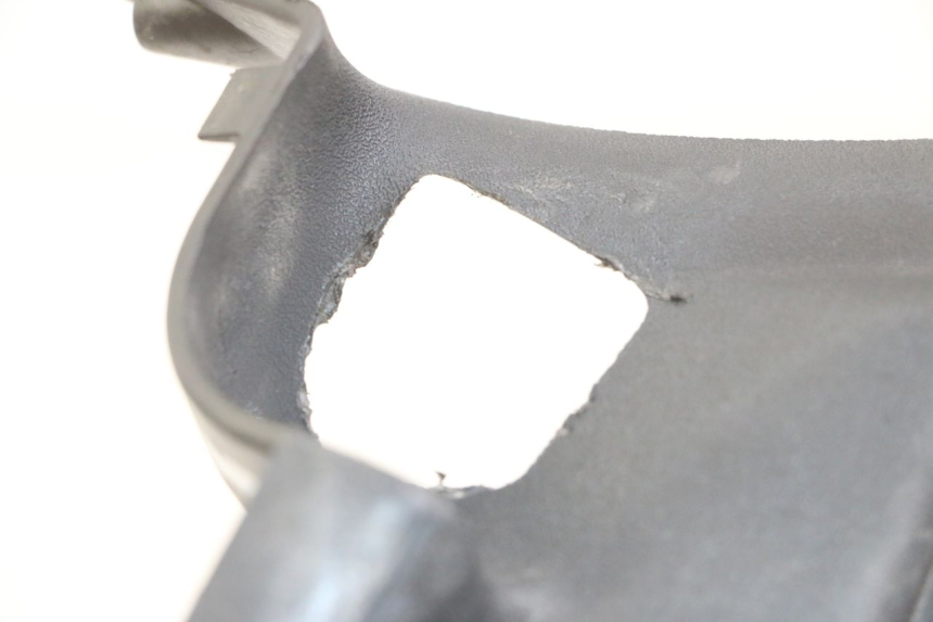 photo de RIGHT FLOOR PANEL APRILIA SCARABEO GT TOURING 125 (1999 - 2005)