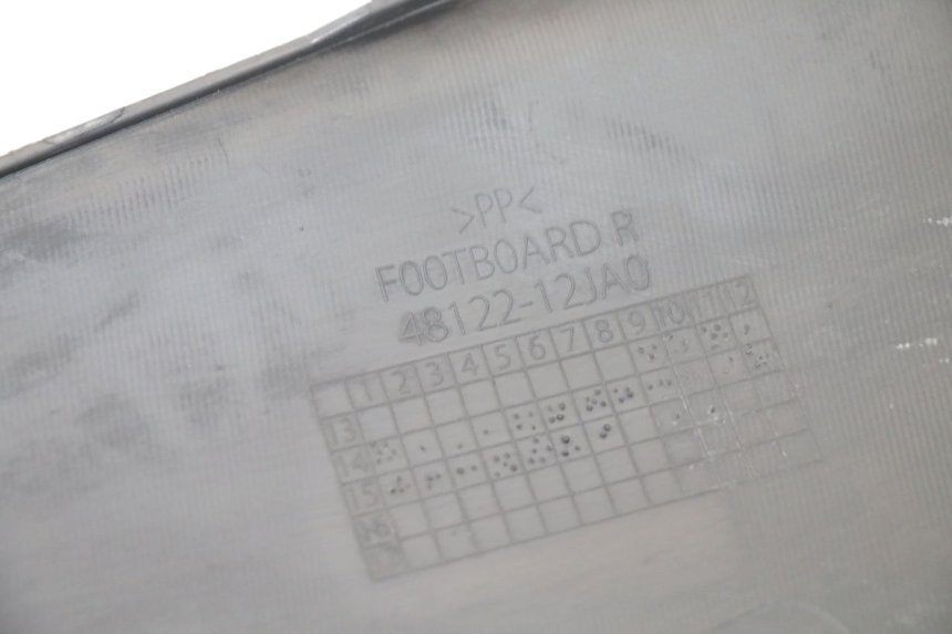 photo de RIGHT FLOOR PANEL SUZUKI BURGMAN 125 (2015 - 2017)