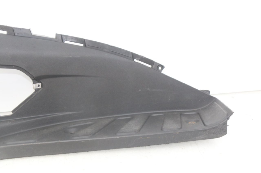 photo de RIGHT FOOTREST PIAGGIO X7 125 (2007 - 2013)