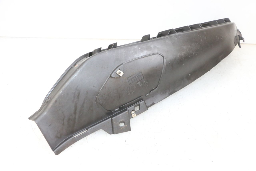 photo de RIGHT FOOTREST PIAGGIO X8 125 (2004 - 2007) - Component detail