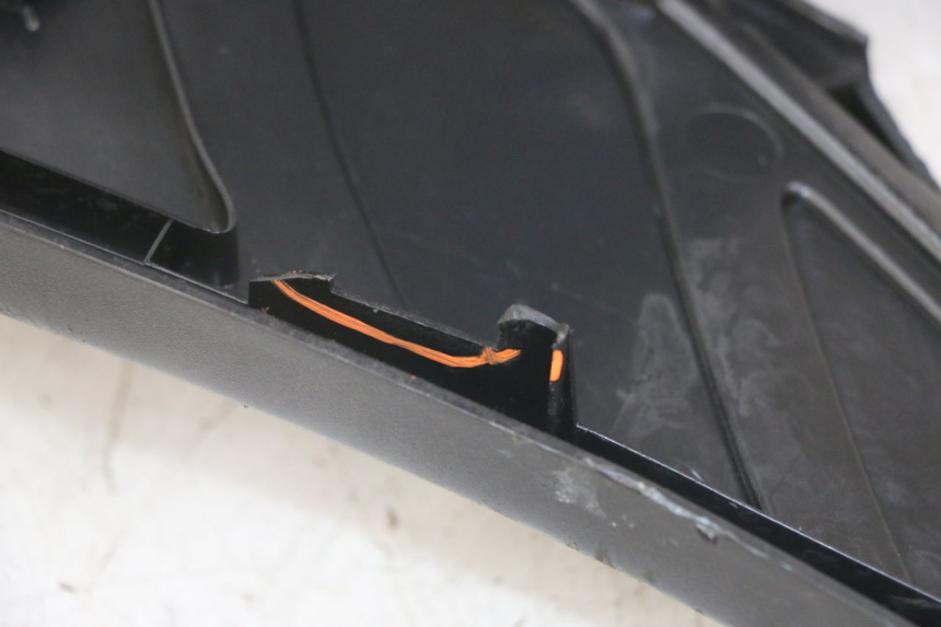 photo de FOOTREST PEUGEOT ELYSEO 125 (1999 - 2004)