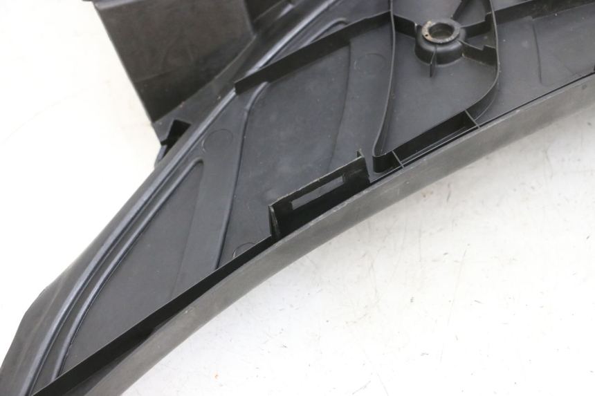 photo de FOOTREST PEUGEOT ELYSEO 125 (1999 - 2004) - High-resolution close-up