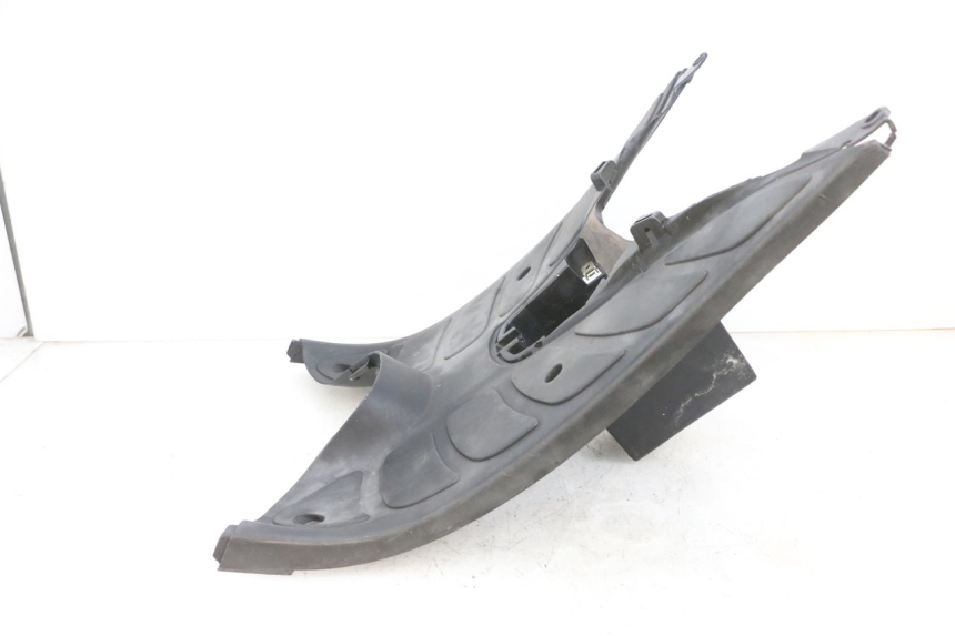 photo de FOOTREST PEUGEOT ELYSEO 125 (1999 - 2004) - Fixing points details