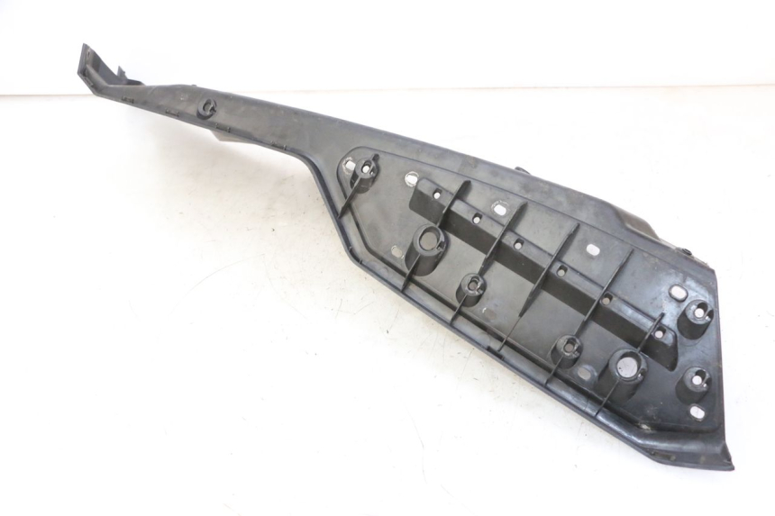 photo de LEFT FLOOR PANEL QUADRO 4 4D 350 (2015 - 2018)