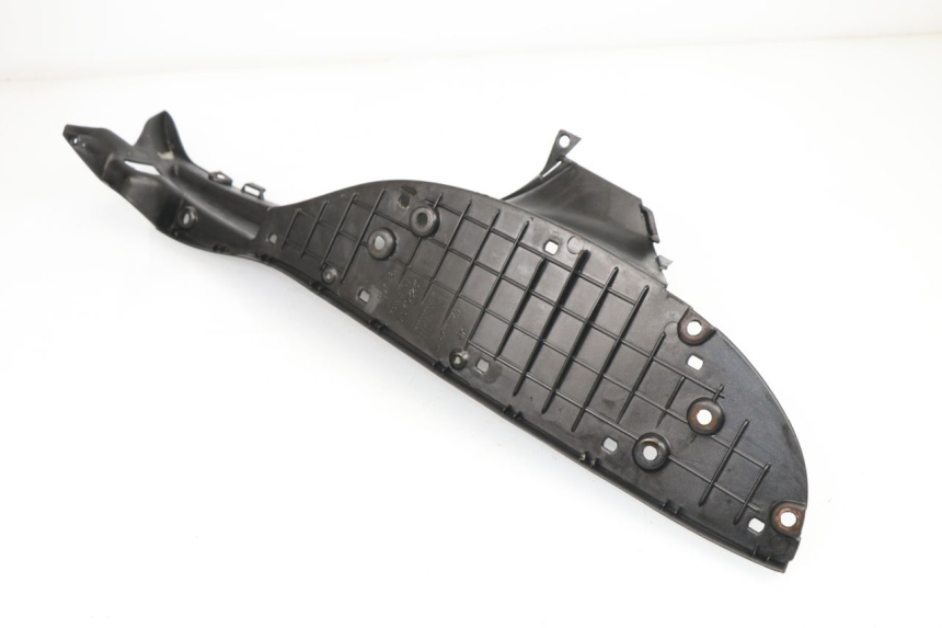 photo de LEFT FLOOR PANEL APRILIA SCARABEO GT 125 (1999 - 2007)