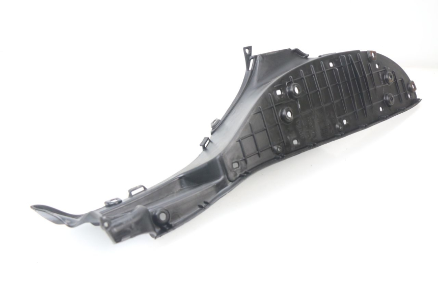 photo de LEFT FLOOR PANEL APRILIA SCARABEO GT 125 (1999 - 2007)