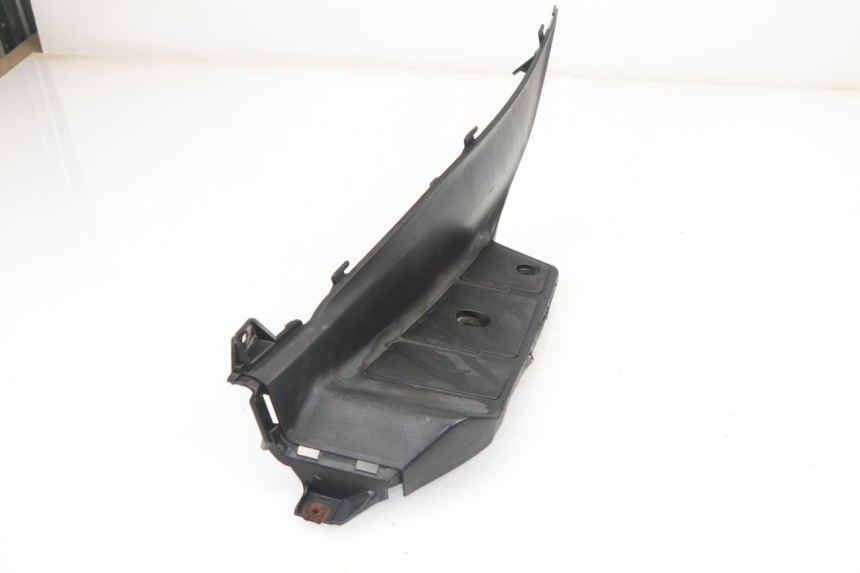 photo de LEFT FOOTREST SUZUKI BURGMAN 125 (2007 - 2014)