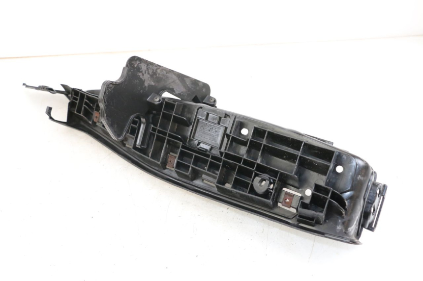 photo de LEFT FOOTREST HONDA FES S-WING SWING ABS 125 (2007 - 2015)
