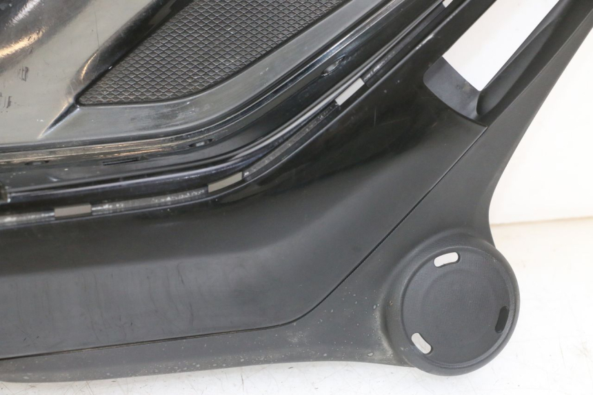 photo de LEFT FLOOR PANEL PIAGGIO IE MP3 YOURBAN 300 (2011 - 2016)