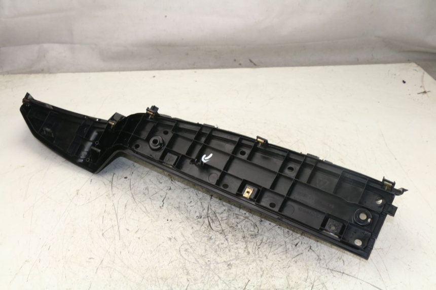photo de LEFT FLOOR PANEL KYMCO DINK STREET ABS 125 (2011 - 2018)