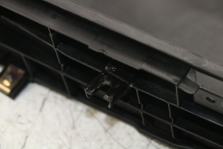 photo de LEFT FLOOR PANEL KYMCO DINK STREET ABS 125 (2011 - 2018)
