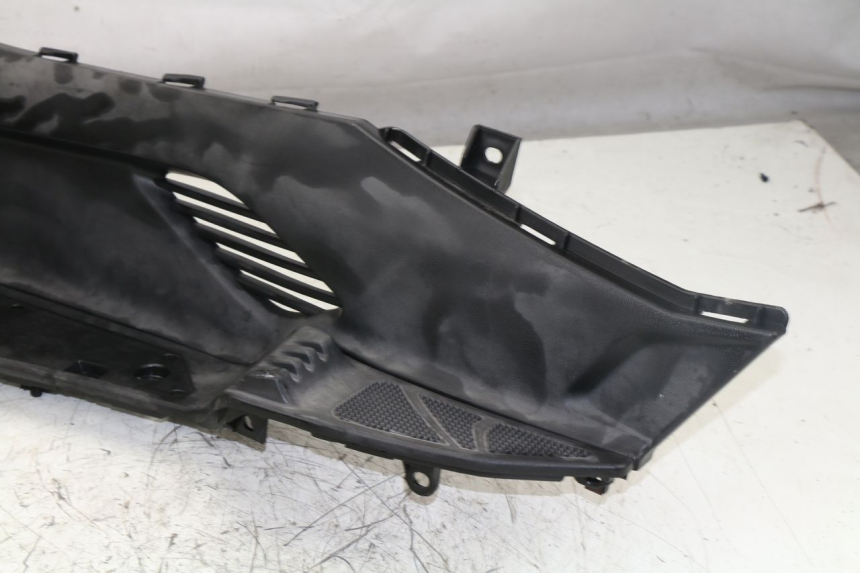 photo de LEFT FLOOR PANEL KYMCO DINK STREET ABS 125 (2011 - 2018)