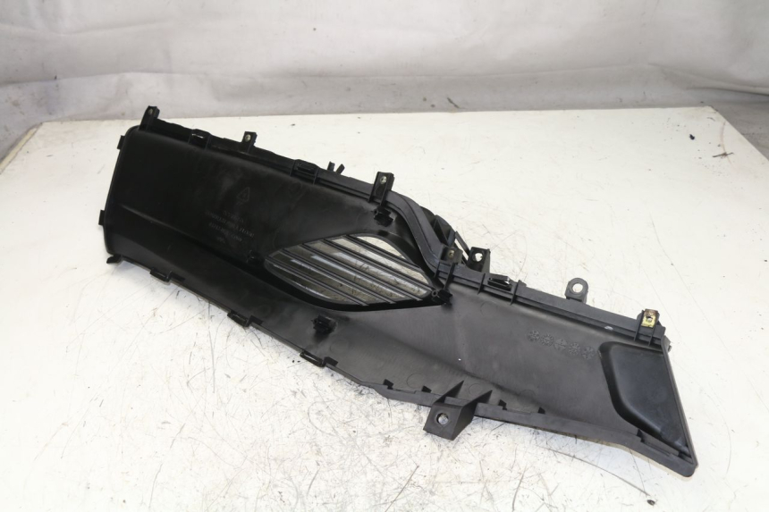 photo de LEFT FLOOR PANEL KYMCO DINK STREET ABS 125 (2011 - 2018)
