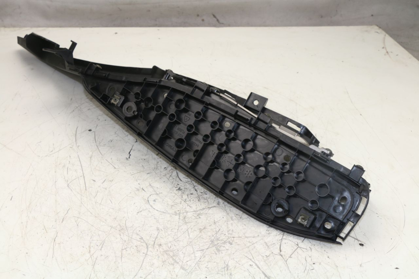 photo de LEFT FLOOR PANEL KYMCO K-XCT 125 (2013 - 2017)
