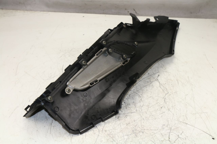 photo de LEFT FLOOR PANEL KYMCO K-XCT 125 (2013 - 2017)