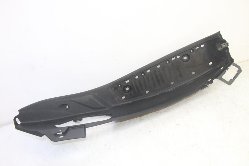 photo de LEFT FLOOR PANEL PIAGGIO MP3 HPE 350 (2018 - 2020) - Alternative perspective