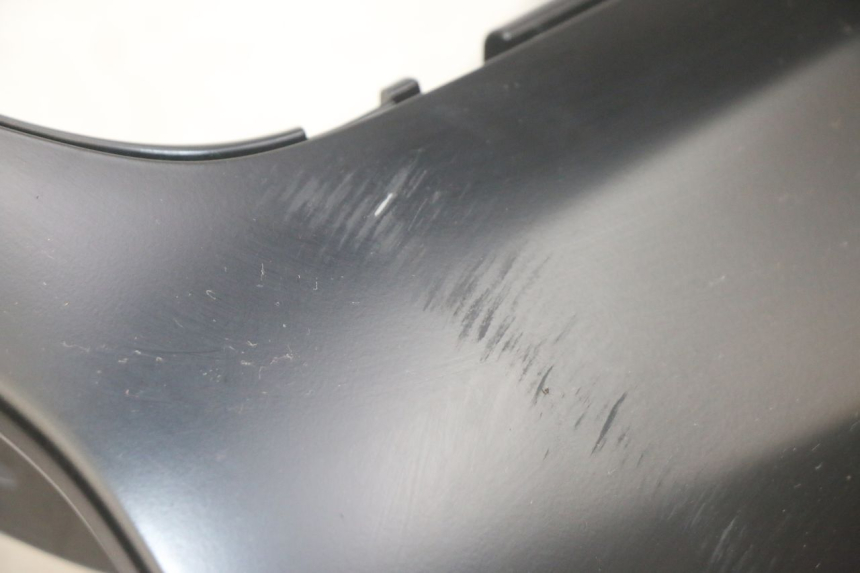 photo de LEFT FLOOR PANEL PIAGGIO MP3 HPE 300 (2019 - 2026) - Distinctive features