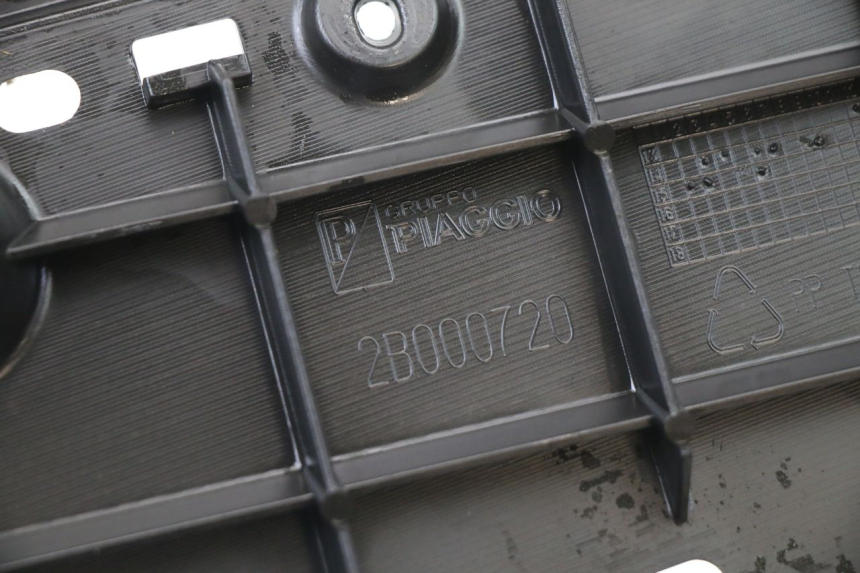 photo de LEFT FOOTREST PIAGGIO MP3 500 (2014 - 2016)