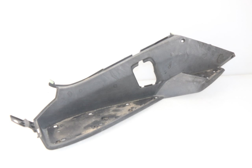 photo de LEFT FOOTREST PEUGEOT SATELIS 125 (2006 - 2009)