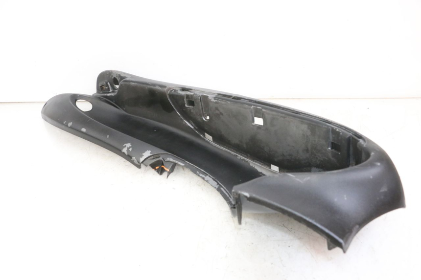 photo de LEFT FLOOR PANEL PIAGGIO BEVERLY 125 (1998 - 2005)