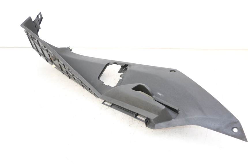 photo de LEFT FLOOR PANEL PEUGEOT SATELIS 125 (2013 - 2018)