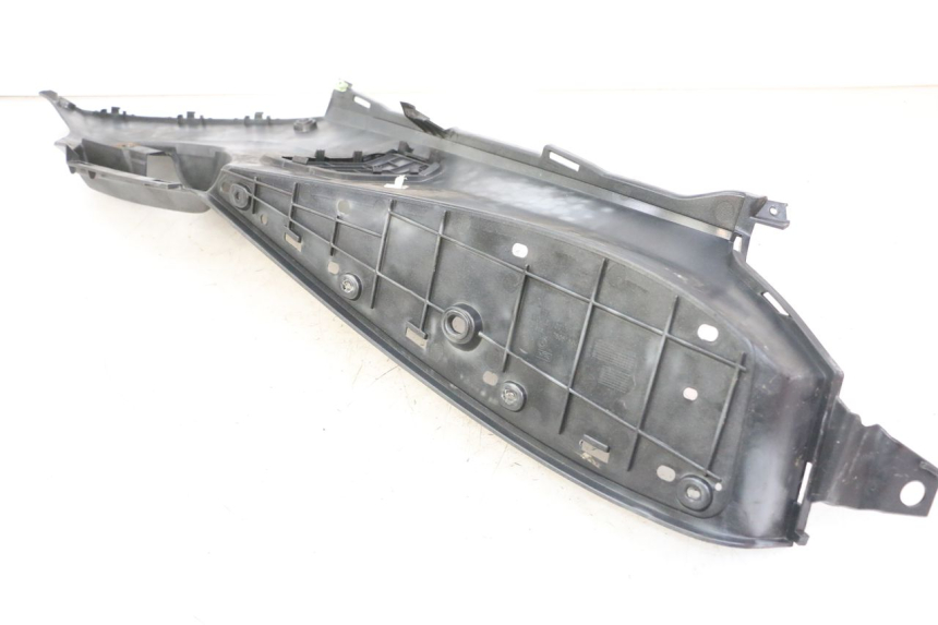 photo de LEFT FLOOR PANEL PEUGEOT SATELIS 125 (2013 - 2018)