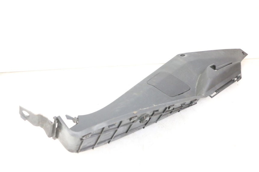 photo de LEFT FLOOR PANEL PEUGEOT SATELIS 125 (2013 - 2018)