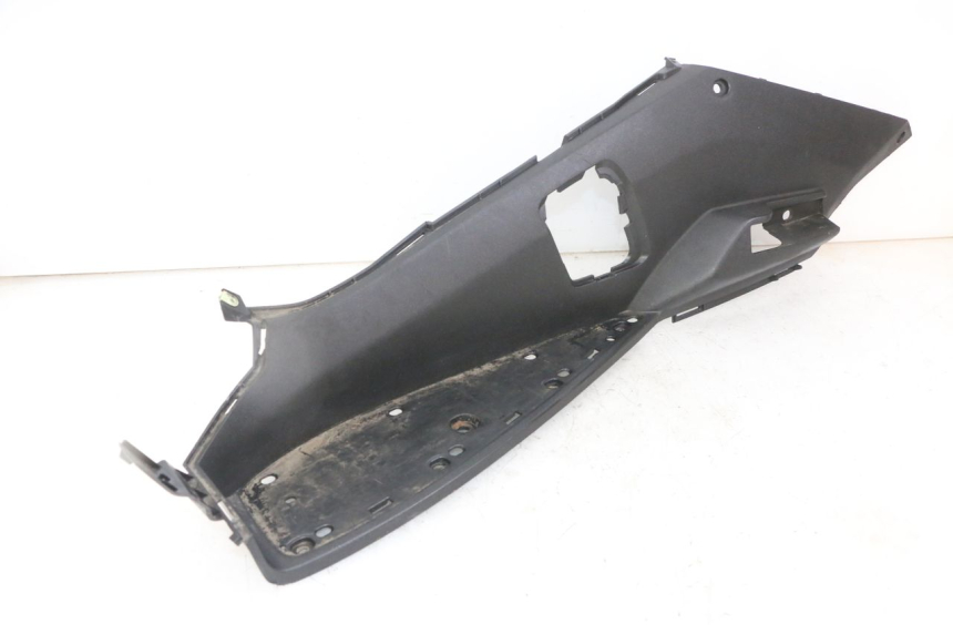 photo de LEFT FLOOR PANEL PEUGEOT SATELIS 125 (2013 - 2018)