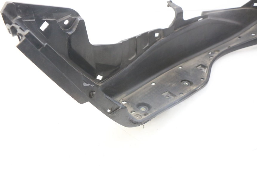 photo de LEFT FOOTREST SUZUKI AN BURGMAN 400 (2006 - 2010)