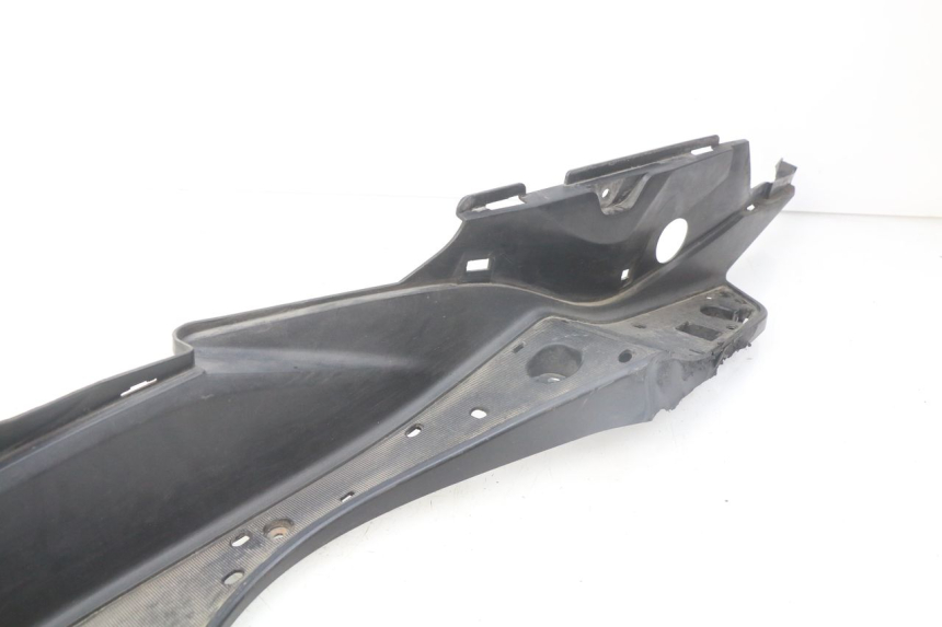 photo de LEFT FOOTREST SUZUKI AN BURGMAN 400 (2006 - 2010)