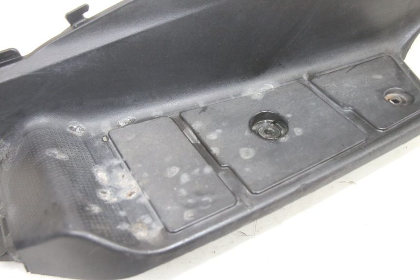 photo de LEFT FLOOR PANEL SUZUKI BURGMAN 125 (2015 - 2017)
