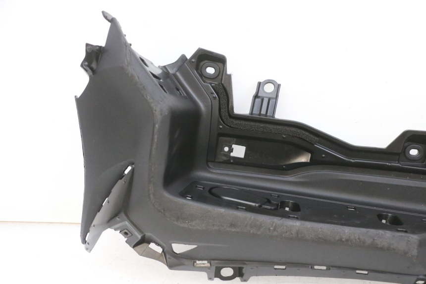 photo de LEFT FLOOR PANEL YAMAHA TRICITY 300 (2020 - 2024) - Focus on structure