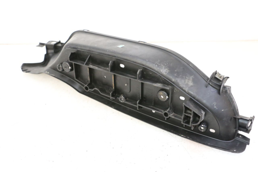 photo de LEFT FLOOR PANEL YAMAHA X-CITY XCITY 125 (2007 - 2008)