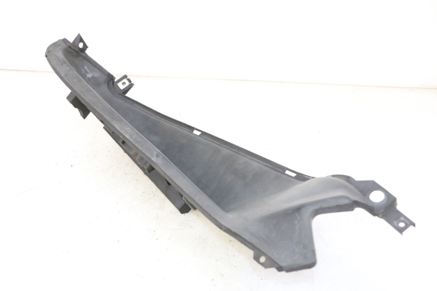 photo de LEFT FLOOR PANEL YAMAHA X-CITY XCITY 125 (2007 - 2008)