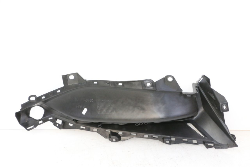 photo de LEFT FLOOR PANEL YAMAHA XMAX X-MAX 125 (2021 - 2025)