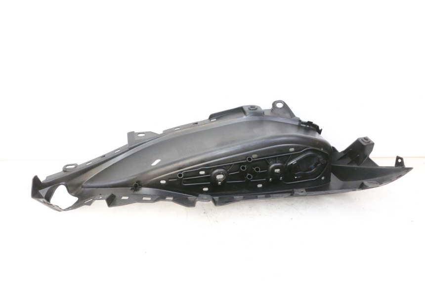 photo de LEFT FLOOR PANEL YAMAHA XMAX X-MAX 125 (2021 - 2025)
