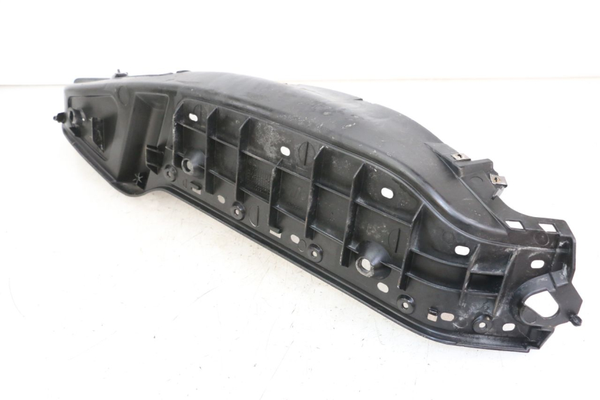 photo de LEFT FOOTREST PIAGGIO XEVO - X EVO 125 (2007 - 2017) - Component detail