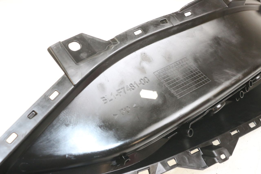 photo de LEFT FOOTREST YAMAHA XMAX X-MAX ABS 125 (2017 - 2020)