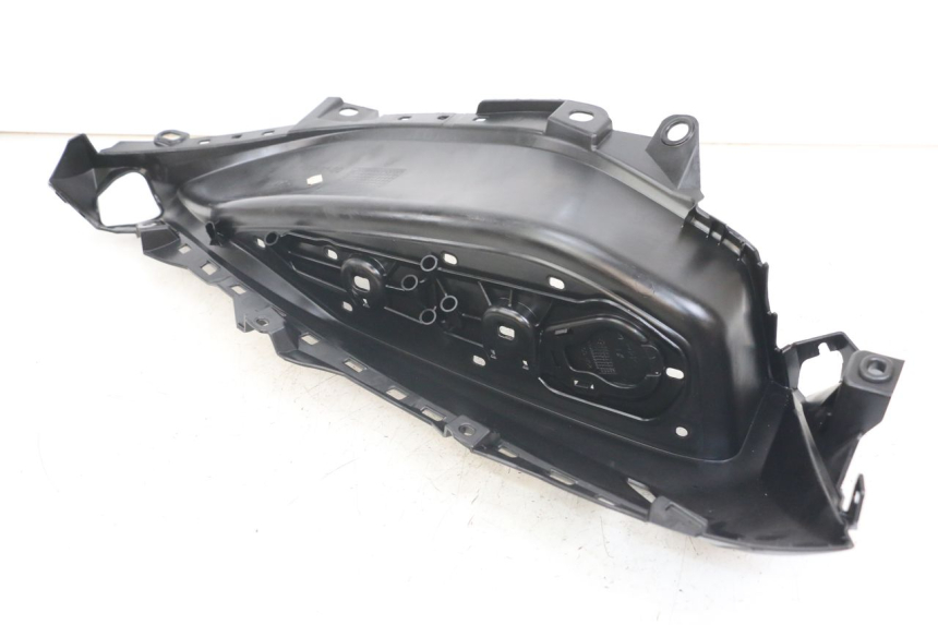 photo de LEFT FOOTREST YAMAHA XMAX X-MAX ABS 125 (2017 - 2020)